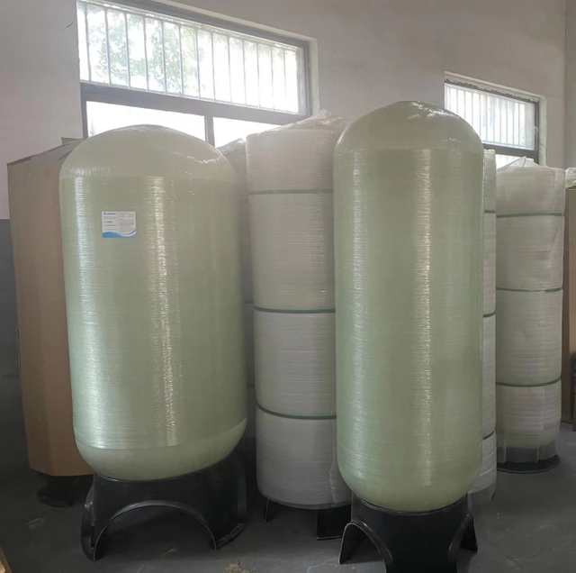 Venta caliente en Vietnam Tanques y recipientes reforzados con fibra de vidrio Prefiltración Ablandar Fabricante de tanques de resina
